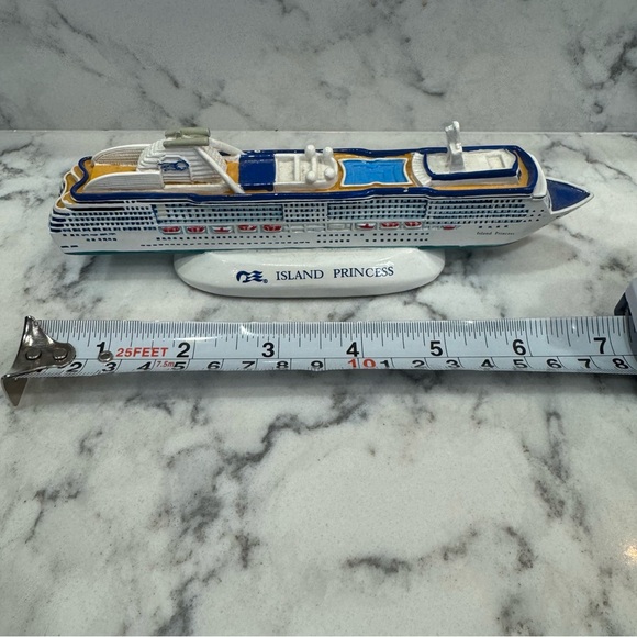 Island Princess Cruise Ship resin model - Picture 2 of 7